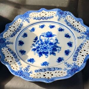 Blue and White Floral Porcelain Decorative Plate Lattice Collectible